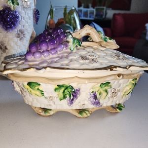 Vintage Majolica Grapevine Container w/Lid